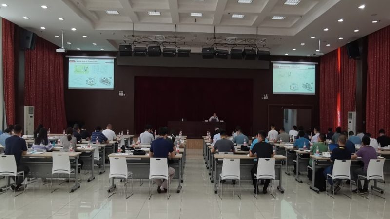 公路建造师培训教材版本如何选择：关键因素与考量**